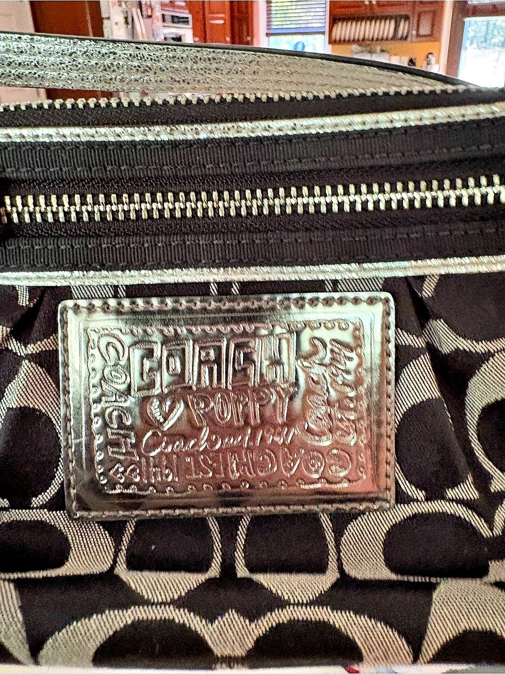 Coach Poppy Signature C Metallic Silver Black Wristlet Crossbody Bag - Picture 3 of 8